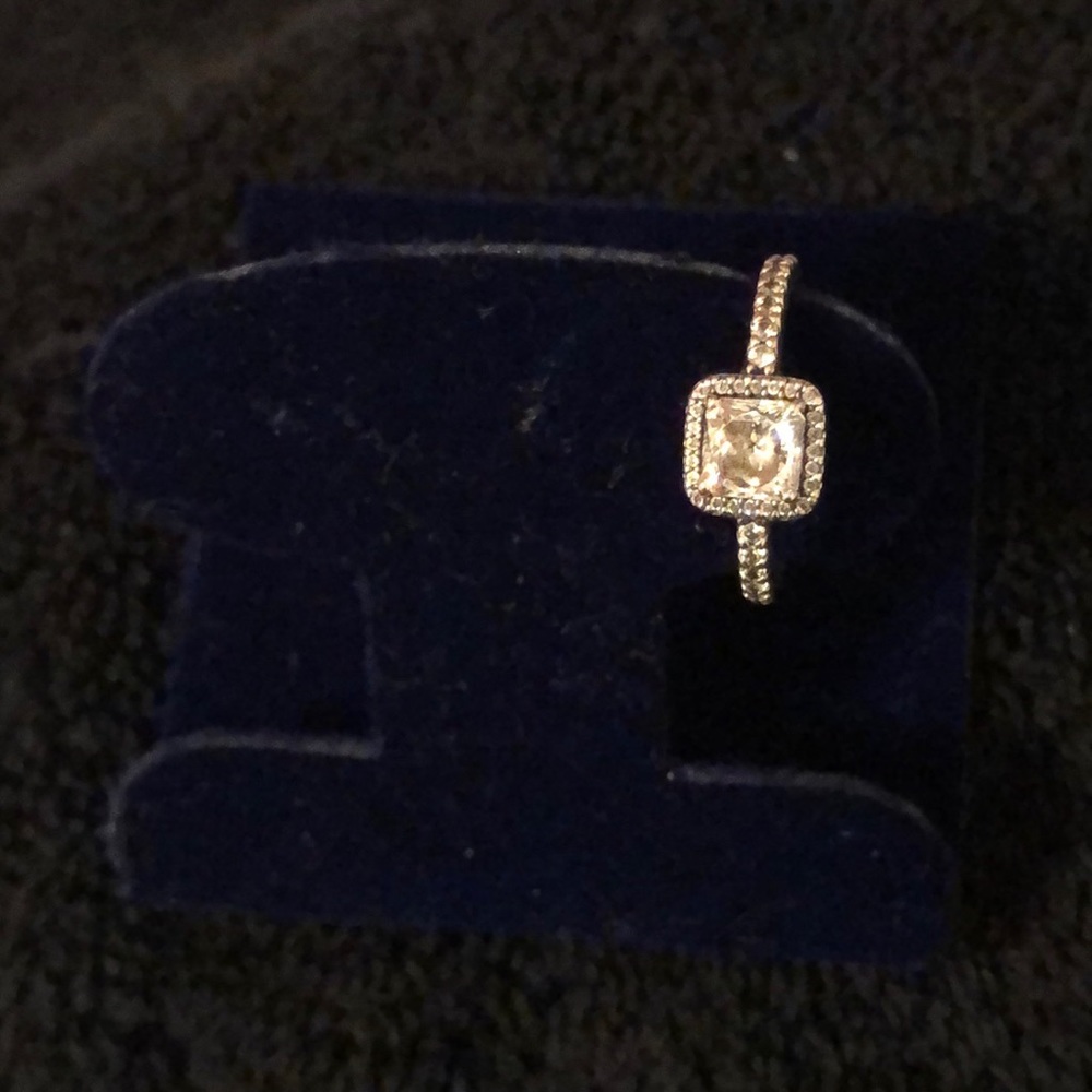 Pandora ring